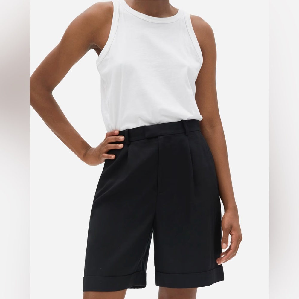 Everlane Put-Together Pleat Short black size 14